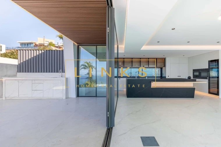 Moradia T4 para Venda em Funchal (Santa Maria Maior) Foto 21