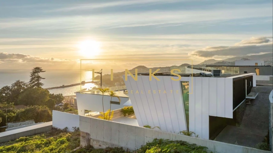 Moradia T4 para Venda em Funchal (Santa Maria Maior) Foto 9