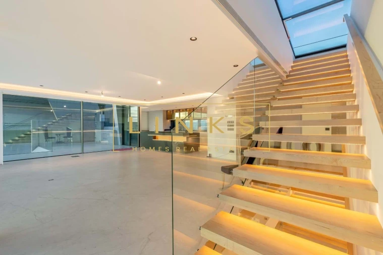 Moradia T4 para Venda em Funchal (Santa Maria Maior) Foto 41