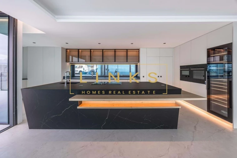 Moradia T4 para Venda em Funchal (Santa Maria Maior) Foto 17