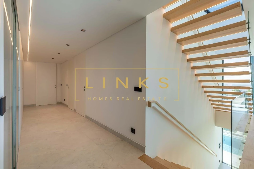 Moradia T4 para Venda em Funchal (Santa Maria Maior) Foto 24