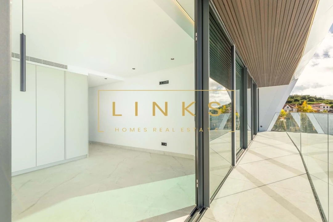 Moradia T4 para Venda em Funchal (Santa Maria Maior) Foto 33