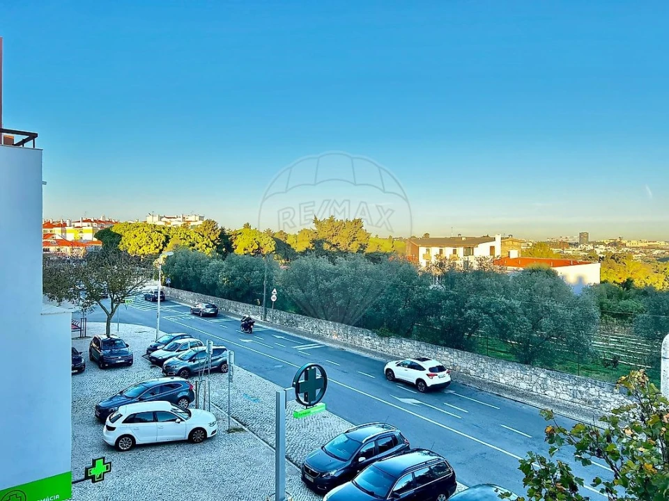 Apartamento T3 para Venda em Carcavelos e Parede Foto 16