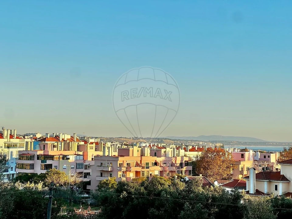 Apartamento T3 para Venda em Carcavelos e Parede Foto 17