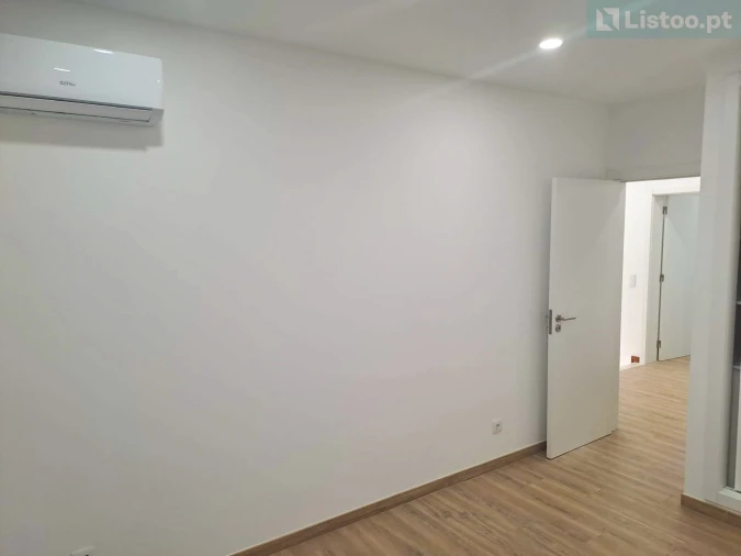 Moradia T3 para Venda em Quelfes Foto 50