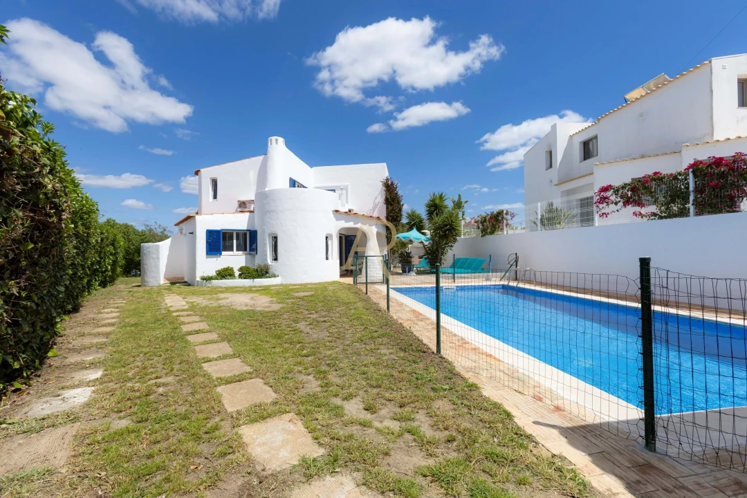 Moradia T3 para Venda em Albufeira e Olhos de Água Foto 4