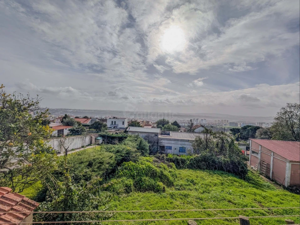 Moradia T4 para Venda em Ramada e Caneças Foto 19