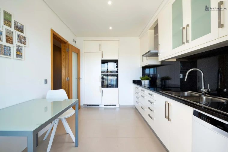 Apartamento T3 para Venda em Quarteira Foto 22