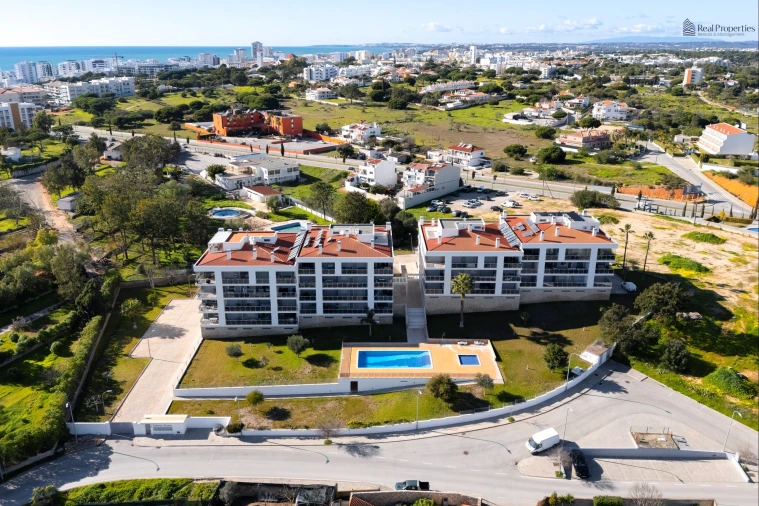 Apartamento T3 para Venda em Quarteira Foto 33