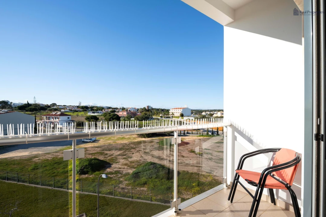 Apartamento T3 para Venda em Quarteira Foto 26