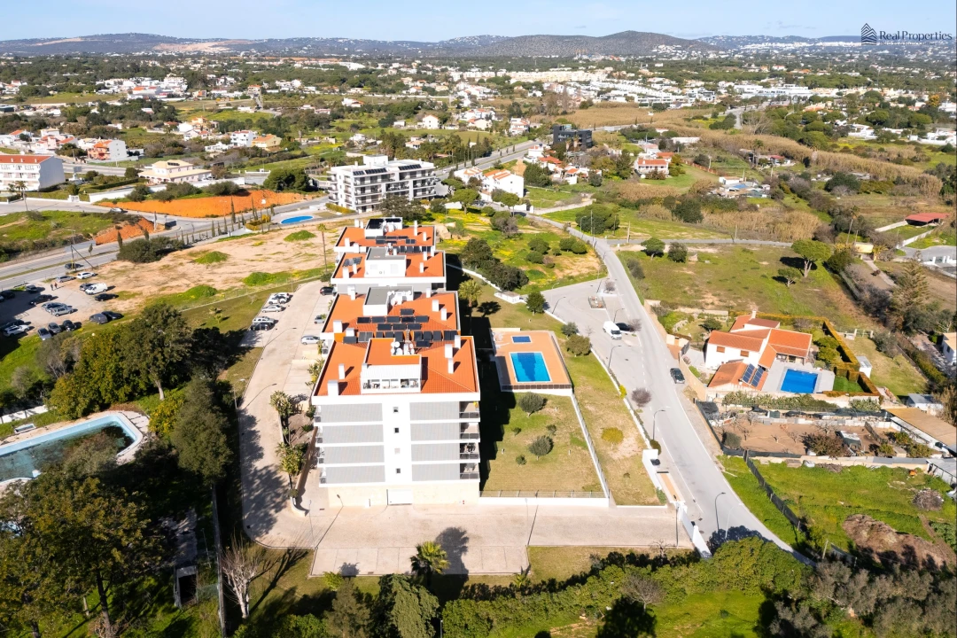 Apartamento T3 para Venda em Quarteira Foto 35