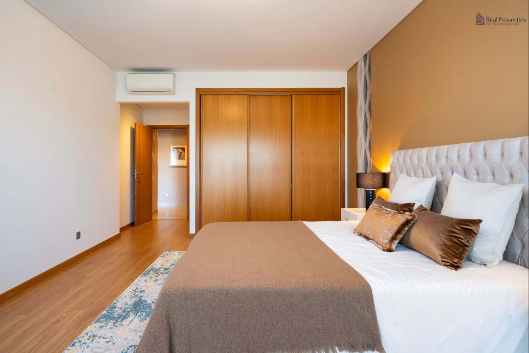 Apartamento T3 para Venda em Quarteira Foto 7