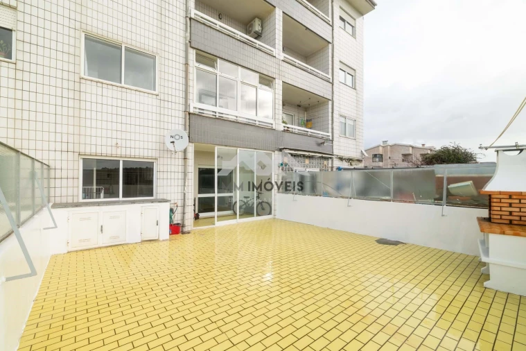 Apartamento T2 para Venda em Valadares Foto 2