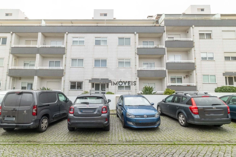 Apartamento T2 para Venda em Valadares Foto 55