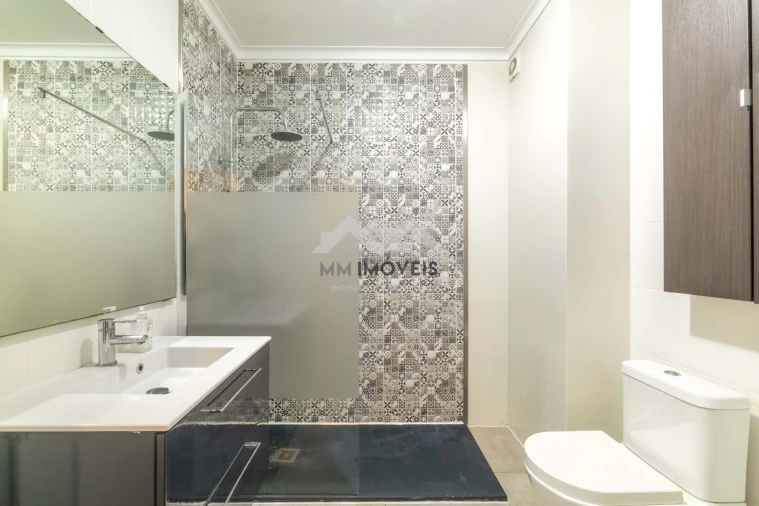 Apartamento T2 para Venda em Valadares Foto 9