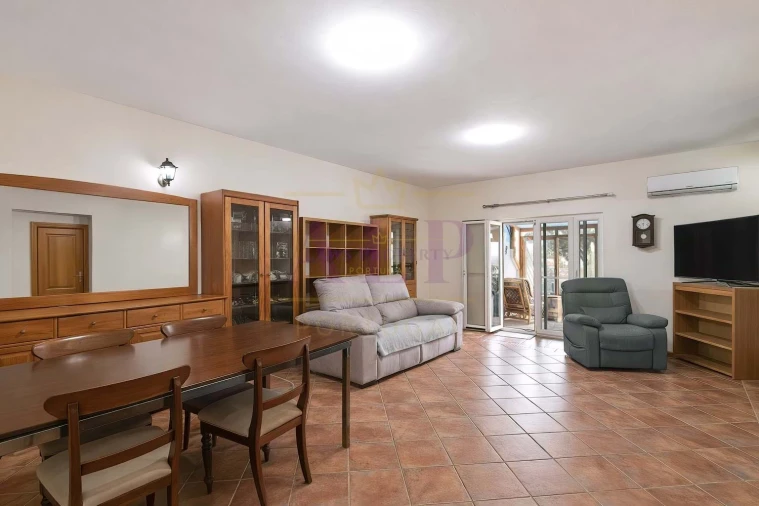 Moradia T2 para Venda em Lagos (São Sebastião e Santa Maria) Foto 5