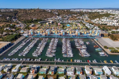 Moradia T4 para Venda em Albufeira e Olhos de Água
