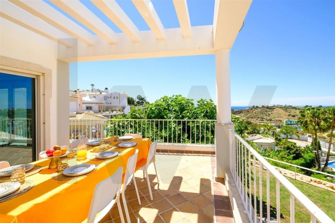 Moradia T4 para Venda em Albufeira e Olhos de Água Foto 13