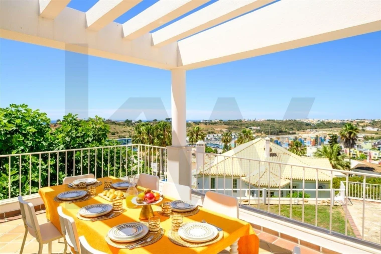 Moradia T4 para Venda em Albufeira e Olhos de Água Foto 10