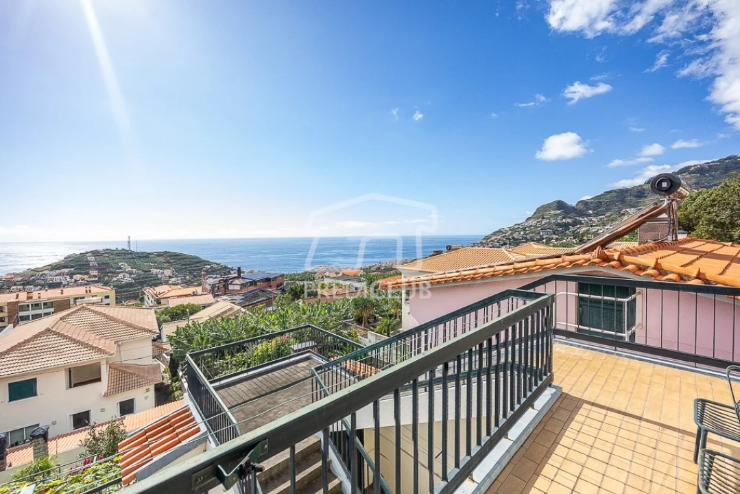 Moradia T3 para Venda em Camara de Lobos Foto 8