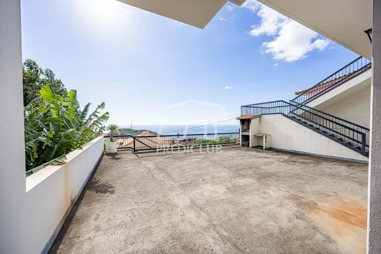 Moradia T3 para Venda em Camara de Lobos Foto 4