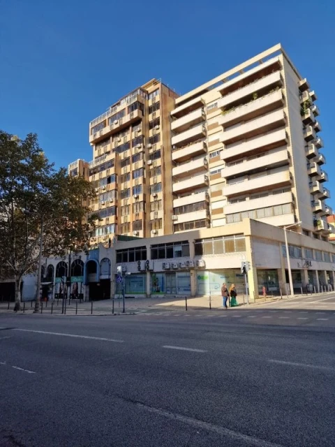 Garagem para Venda em Alvalade