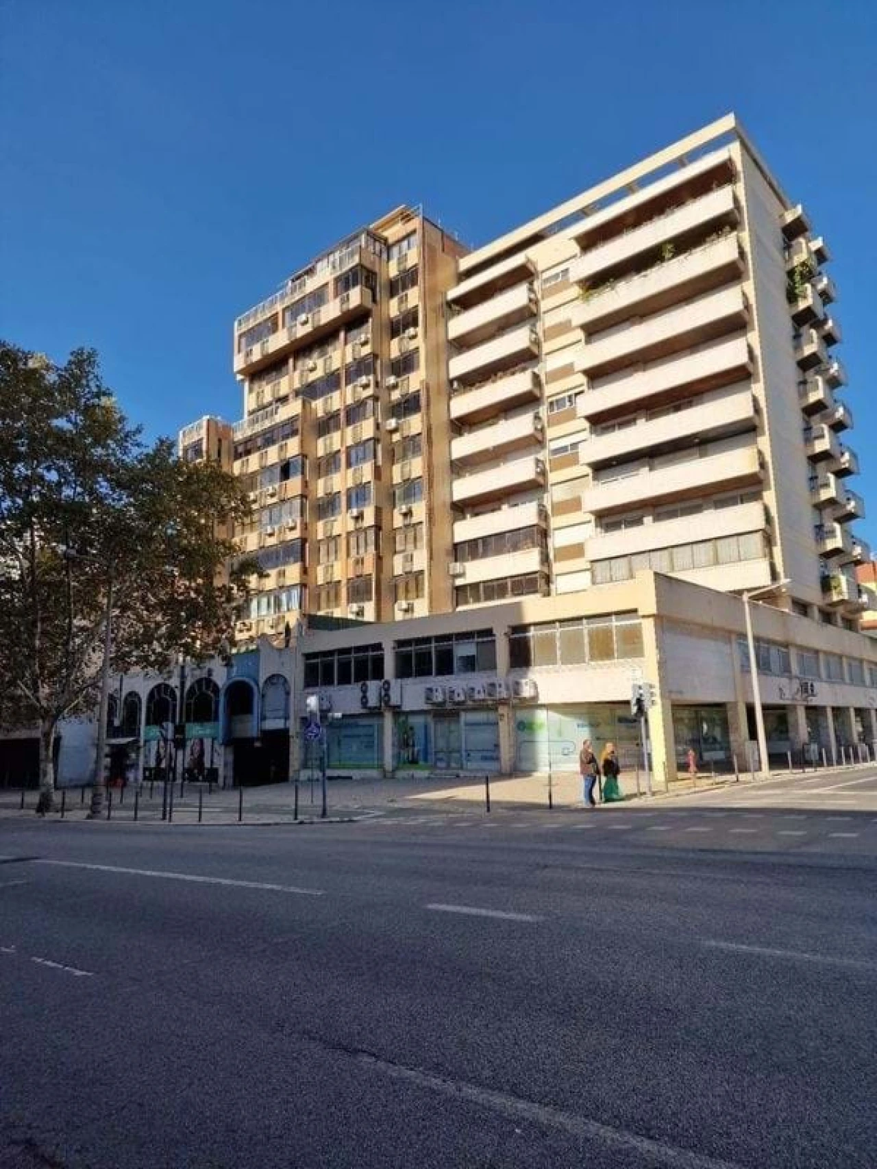 Negócio para Venda em Alvalade Foto 2