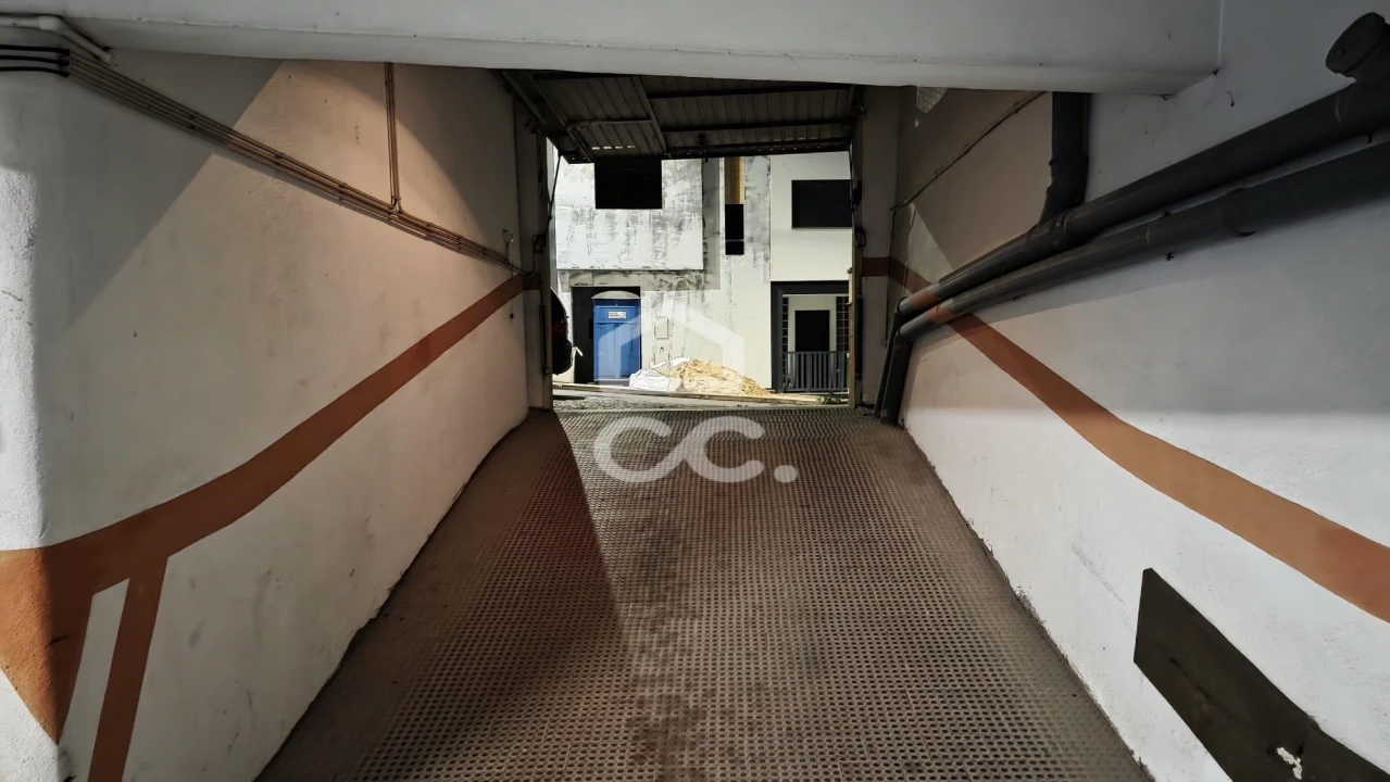 Garagem para Venda em União das Freguesias de Setúbal Foto 4
