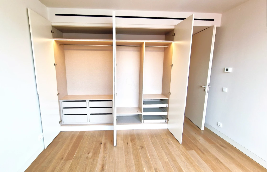 Apartamento T3 para Venda em Santo António Foto 27