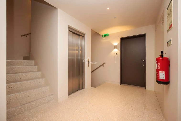 Apartamento T1 para Venda em Santo António Foto 11