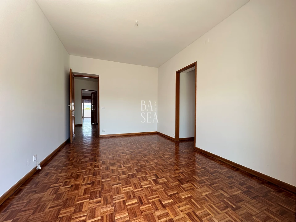 Apartamento T3 para Arrendamento em Braga (São José de São Lázaro e São João do Souto) Foto 19
