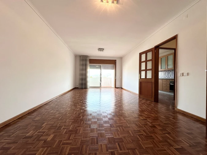 Apartamento T3 para Arrendamento em Braga (São José de São Lázaro e São João do Souto) Foto 7