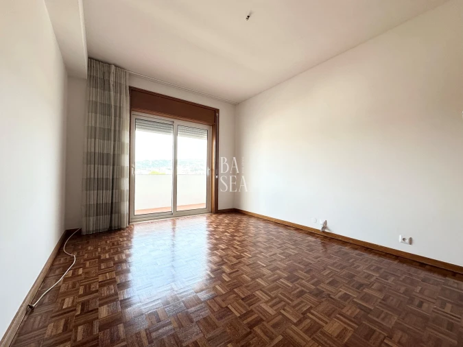 Apartamento T3 para Arrendamento em Braga (São José de São Lázaro e São João do Souto) Foto 11