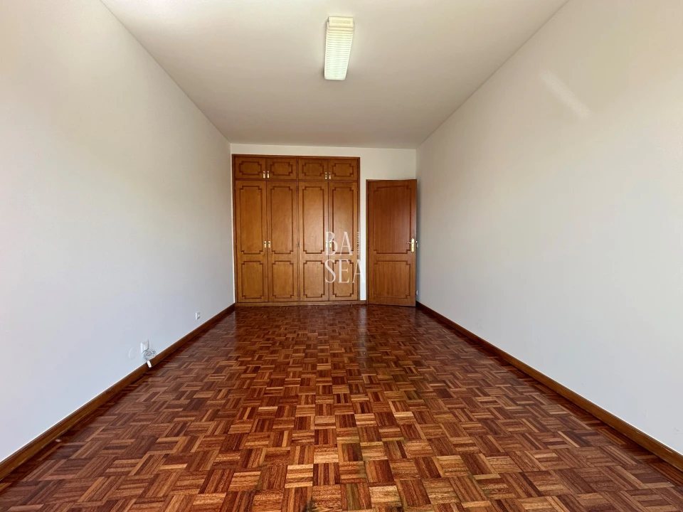 Apartamento T3 para Arrendamento em Braga (São José de São Lázaro e São João do Souto) Foto 13