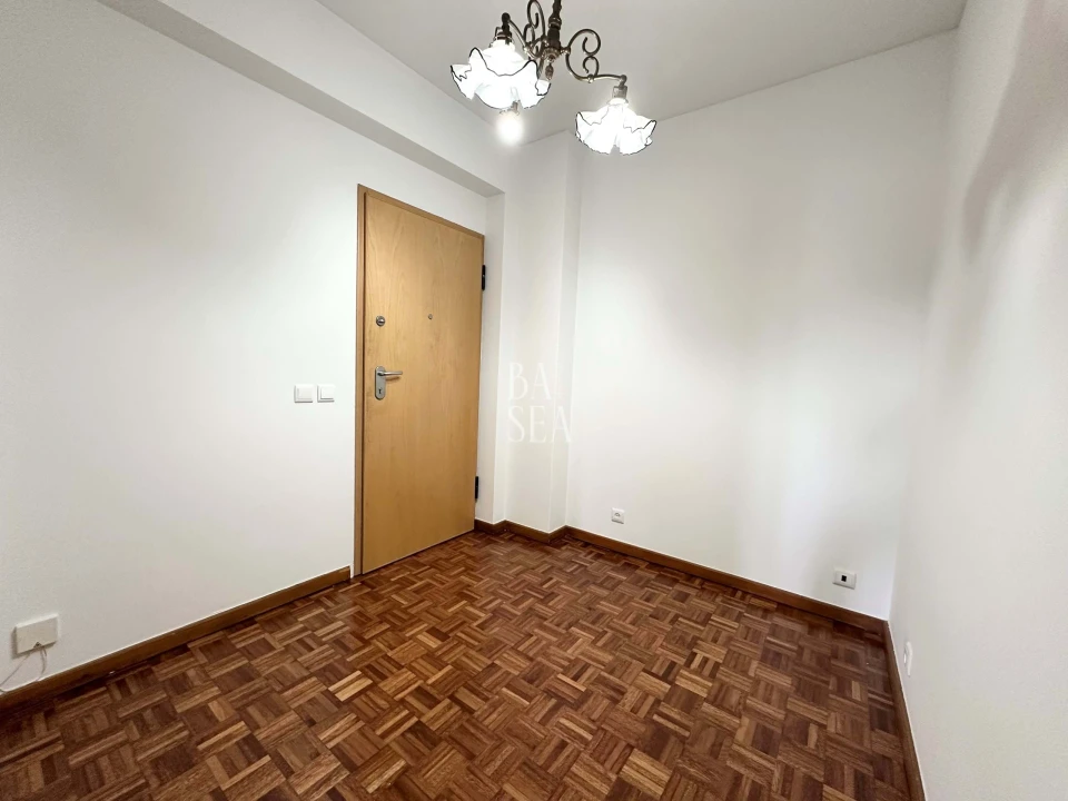 Apartamento T3 para Arrendamento em Braga (São José de São Lázaro e São João do Souto) Foto 6