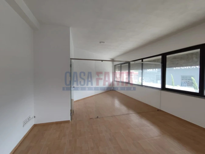 Armazém para Venda em Santo Tirso, Couto (Santa Cristina e São Miguel) e Burgães Foto 24