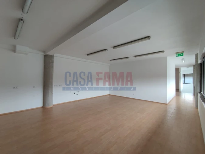 Armazém para Venda em Santo Tirso, Couto (Santa Cristina e São Miguel) e Burgães Foto 29