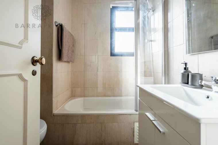 Apartamento T1 para Venda em Quarteira Foto 6