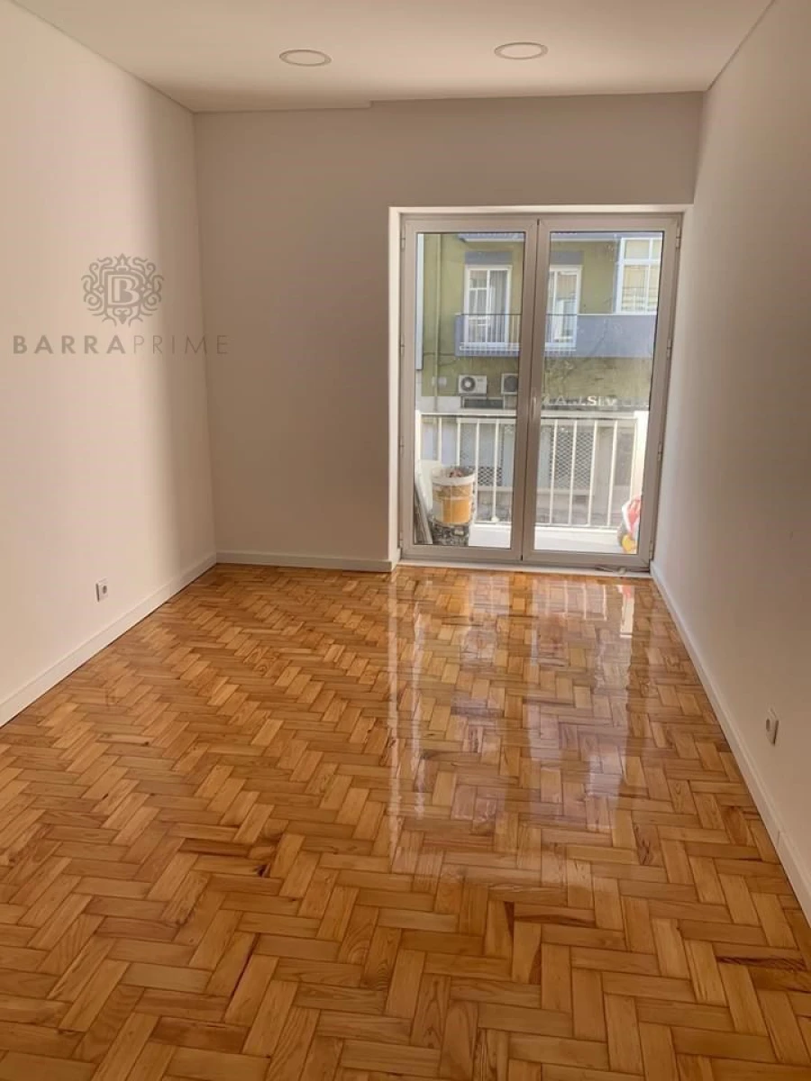 Apartamento T2 para Venda em São Vicente Foto 5