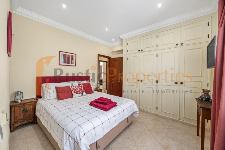 Moradia T4 para Venda em Santa Barbara de Nexe Foto 29