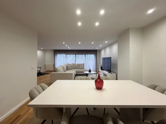 Apartamento T3 para Arrendamento em Canidelo Foto 3