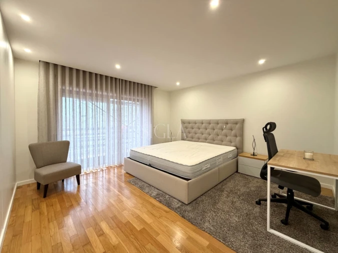 Apartamento T3 para Arrendamento em Canidelo Foto 14