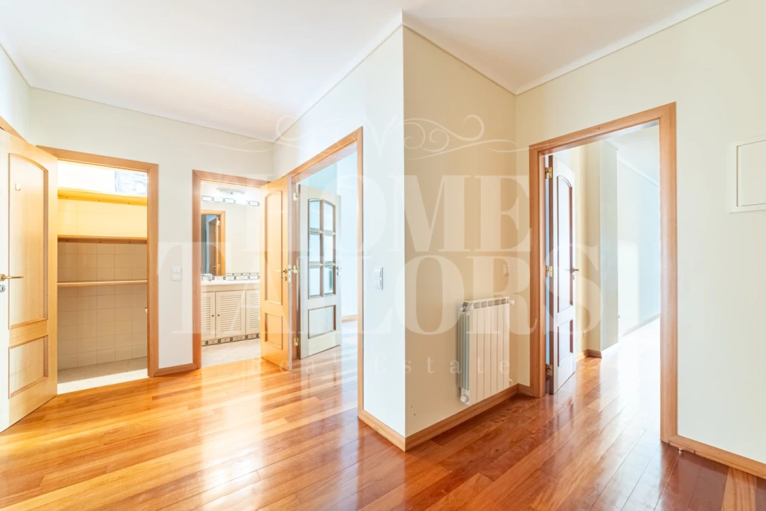 Apartamento T2 para Arrendamento em Carcavelos e Parede Foto 2