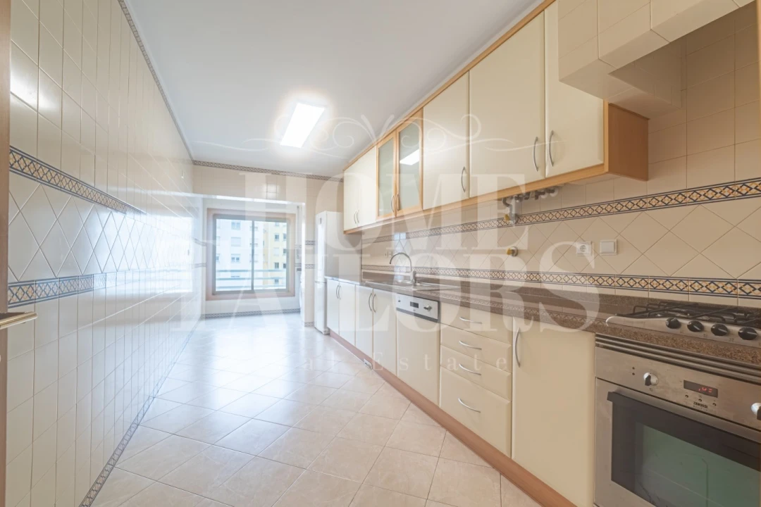 Apartamento T2 para Arrendamento em Carcavelos e Parede Foto 18