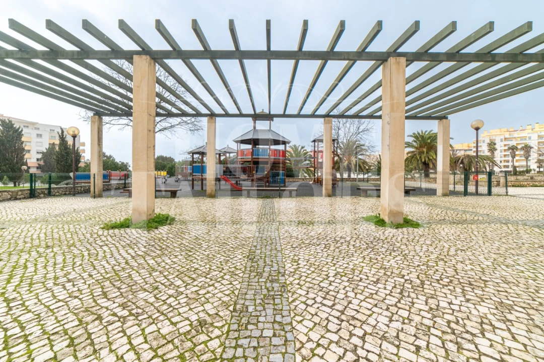 Apartamento T2 para Arrendamento em Carcavelos e Parede Foto 25