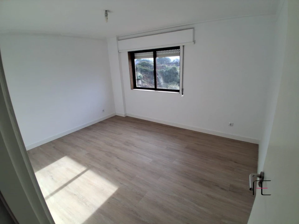 Apartamento T2 para Venda em Rio Tinto Foto 8