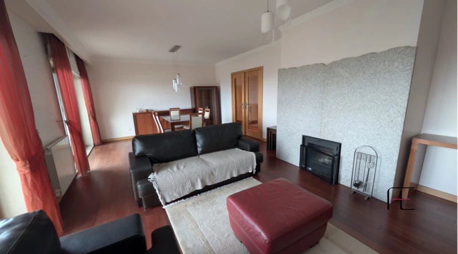 Apartamento T2 para Arrendamento em Cedofeita, Santo Ildefonso, Sé, Miragaia, São Nicolau e Vitória Foto 4