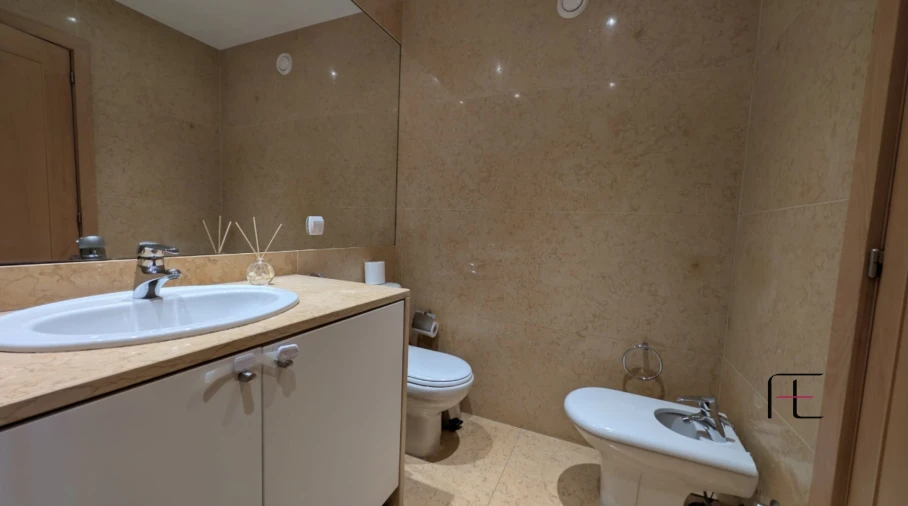 Apartamento T2 para Arrendamento em Cedofeita, Santo Ildefonso, Sé, Miragaia, São Nicolau e Vitória Foto 12