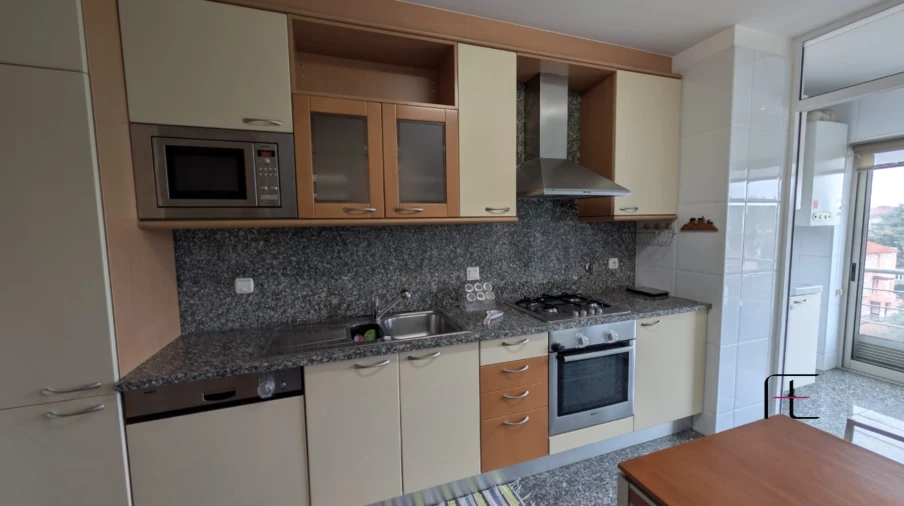 Apartamento T2 para Arrendamento em Cedofeita, Santo Ildefonso, Sé, Miragaia, São Nicolau e Vitória Foto 5