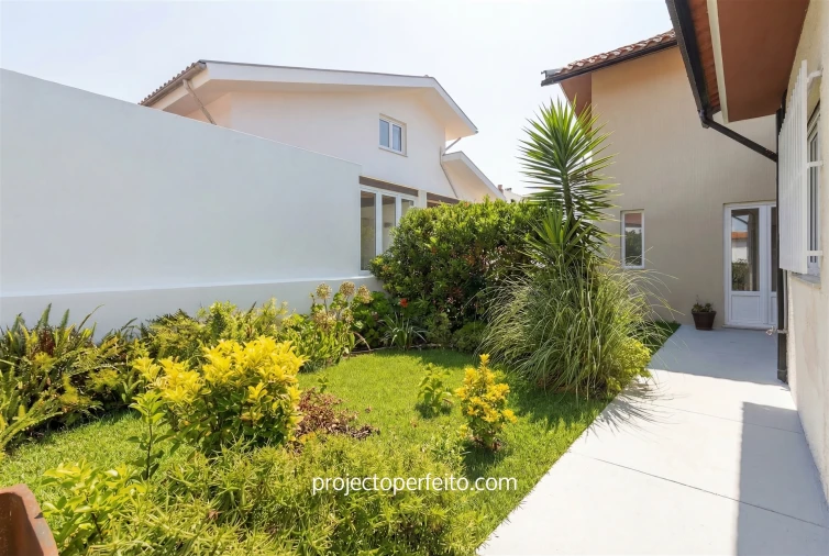 Moradia T4 para Venda em Esmoriz Foto 6